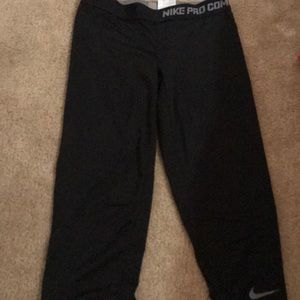 Nike Pro capri leggings